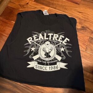 Realtree Black‎ Graphic T-Shirt crop muscle tank